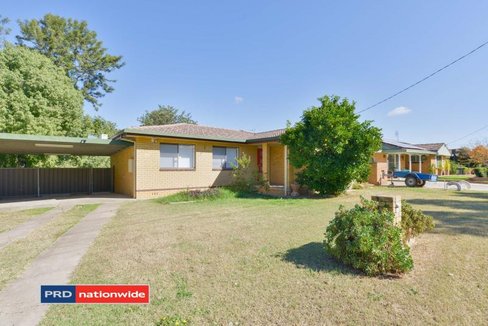 111 Manilla Road, TAMWORTH NSW 2340