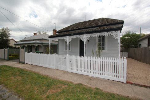 111 Scott Parade, BALLARAT EAST VIC 3350