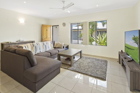 1/11 Telford Street, PROSERPINE QLD 4800