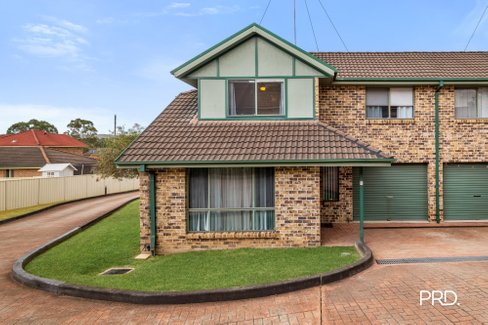 1/113 The Lakes Drive, GLENMORE PARK NSW 2745