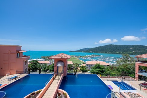 11/18 Golden Orchid Drive, AIRLIE BEACH QLD 4802