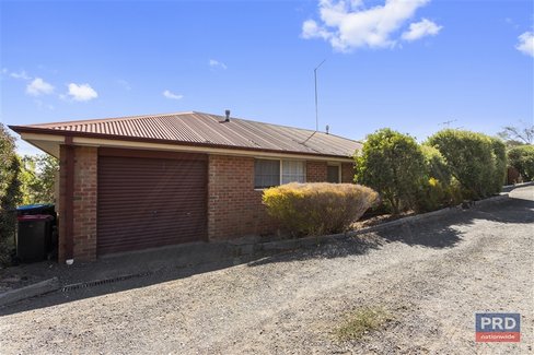 1/12-14 Truscott Street, IRONBARK VIC 3550