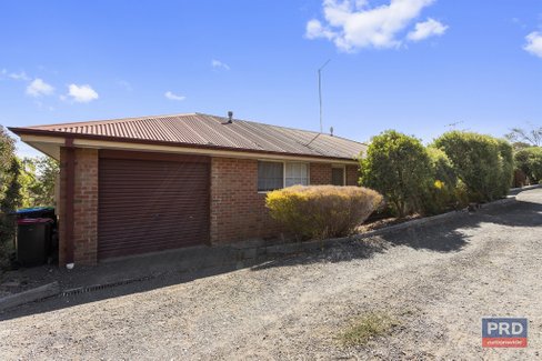 1/12-14 Truscott Street, IRONBARK VIC 3550