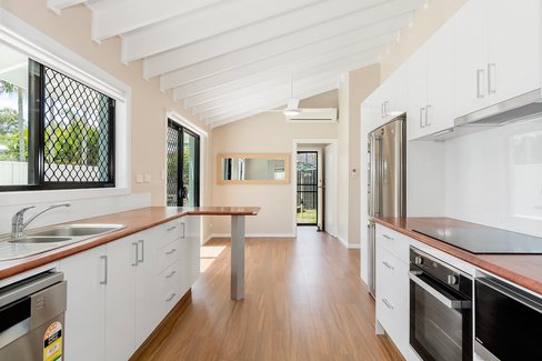 112 Bardon Avenue, MIAMI QLD 4220