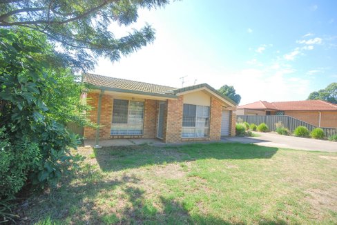 1/12 Dunn Avenue, FOREST HILL NSW 2651