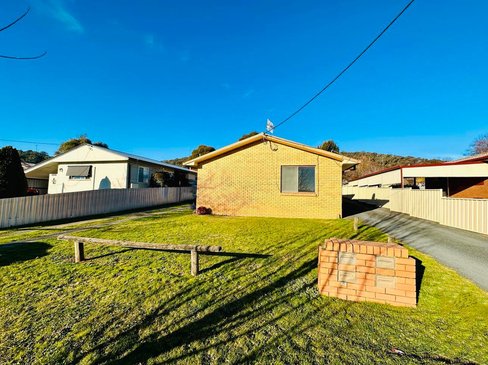 1/12 Gilbert Street, TUMBARUMBA NSW 2653