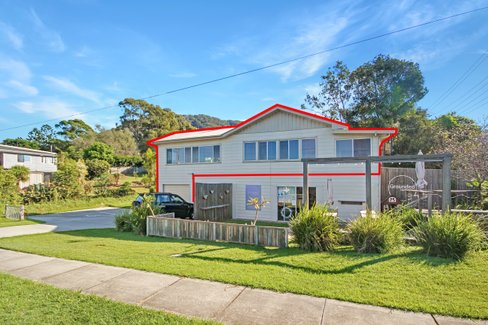 1/12 Lake Street, LAURIETON NSW 2443