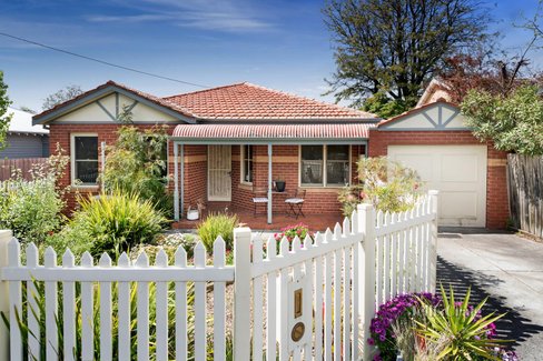 1 12 Lysbeth Street Mckinnon 3204