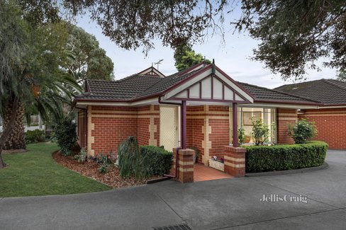 1 12 McGlynn Avenue South Morang 3752