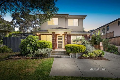 1 12 Miller Crescent Mount Waverley 3149