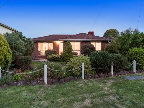 1 12 Parklands Avenue Chirnside Park 3116