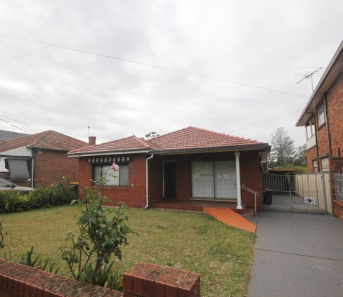 112 Pringle Avenue, BANKSTOWN NSW 2200