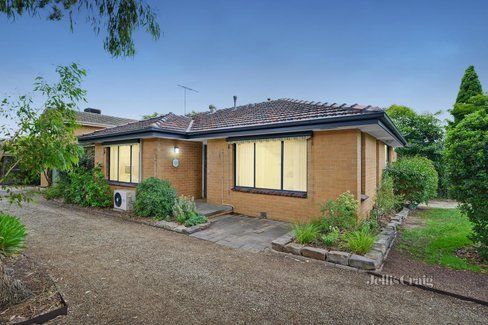 1 1215 Riversdale Road Box Hill South 3128