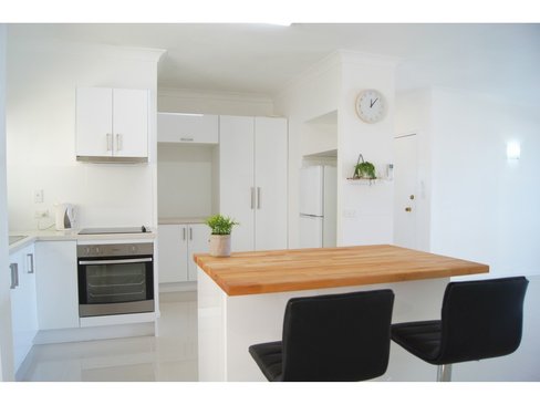 112/2 Eshelby Drive, CANNONVALE QLD 4802