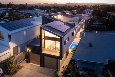 1/124 Sunshine Parade, Miami QLD 4220