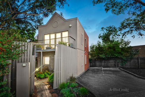 1/125 Walpole Street Kew 3101