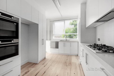 1 1275 Burke Road Kew 3101