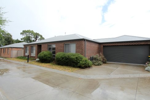 1/12A Ritchie Street, BROWN HILL VIC 3350