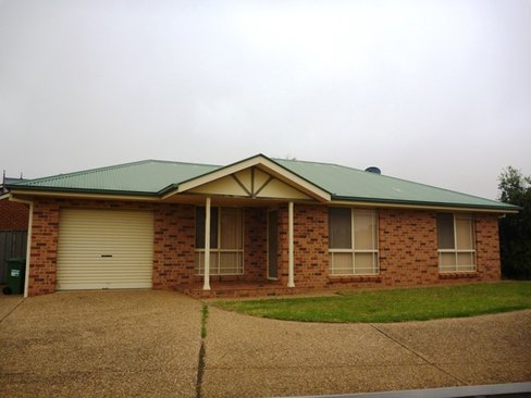 1/13 Kimba Drive, GLENFIELD PARK NSW 2650