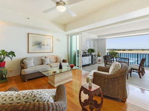 11/326-342 Marine Parade, LABRADOR QLD 4215