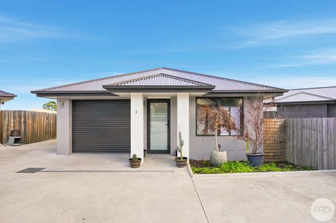 1/14 Mabel Close, ROKEBY TAS 7019