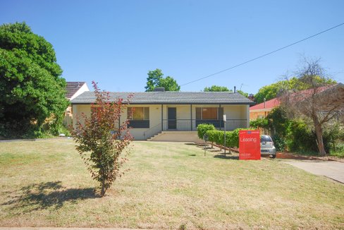 114 Simkin Crescent, KOORINGAL NSW 2650