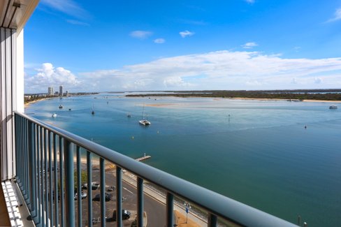 114/326-342 Marine Parade, LABRADOR QLD 4215