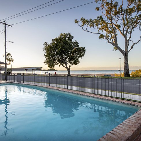 11/48 Coral Esplanade, CANNONVALE QLD 4802