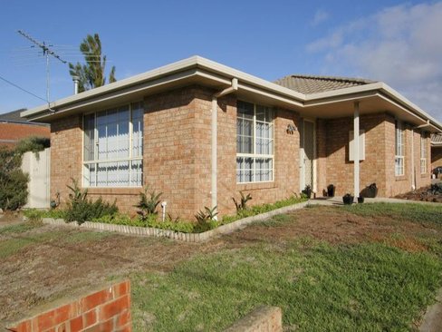 1 15 Ingrid Crescent Herne Hill 3218