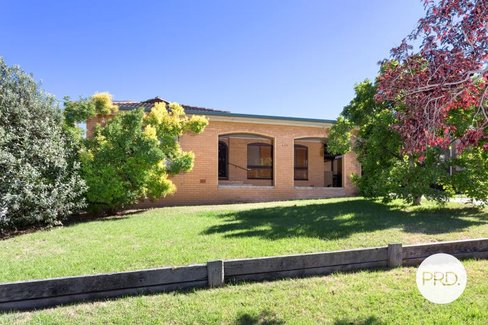 115 Simkin Crescent, KOORINGAL NSW 2650