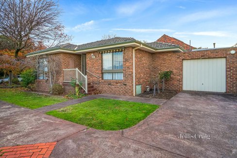 1 15 Valley Road Mount Waverley 3149