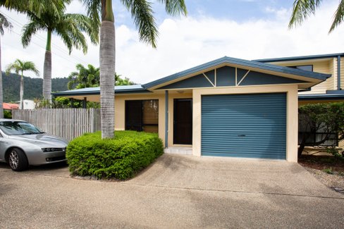 1/16 Beach Road, CANNONVALE QLD 4802