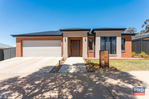 116 East Road, HUNTLY VIC 3551
