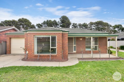 1/16 Fairway Court, INVERMAY PARK VIC 3350