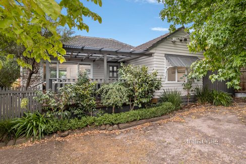 1 16 Heather Grove Ringwood 3134