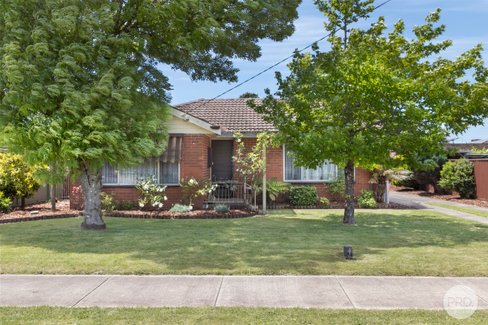 116 Learmonth Road, WENDOUREE VIC 3355