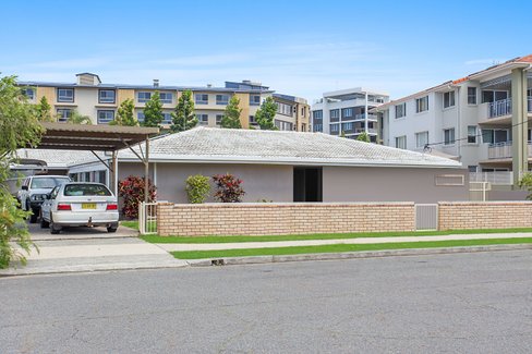 1/16 McGregor Crescent, TWEED HEADS NSW 2485
