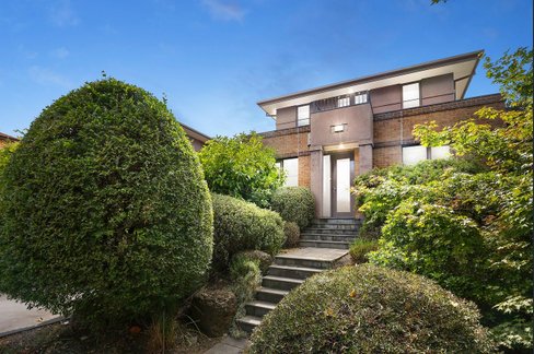 1/16 Wilson Street  Mont Albert 3127