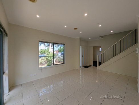 1/167 Cumberland Road Pascoe Vale South 3044