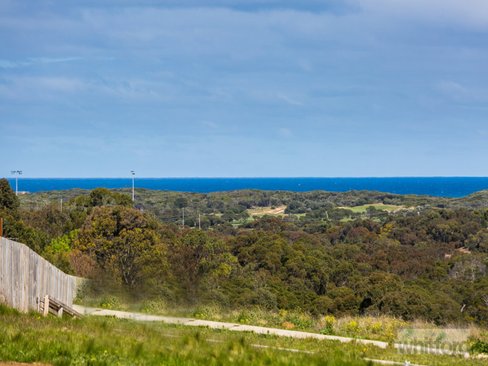 117 Beach Road, Torquay