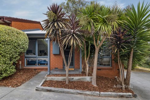 1 17 Wattle Avenue Montmorency 3094