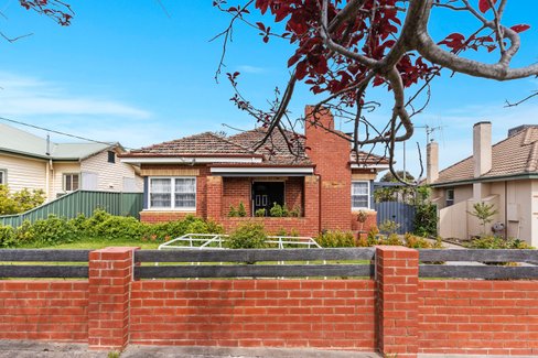 118 Neale Street, FLORA HILL VIC 3550