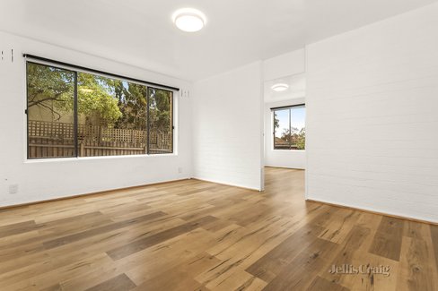 1/18 Shaftesbury Street Essendon 3040