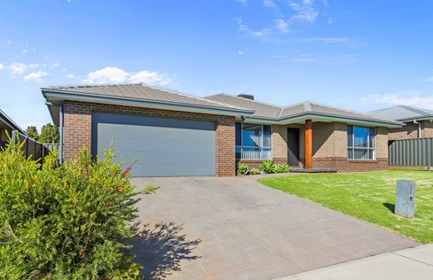 118 Verdelho Drive, TAMWORTH NSW 2340