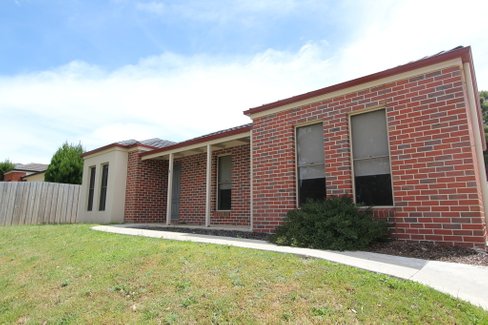 1/1834 Geelong Road, MOUNT HELEN VIC 3350