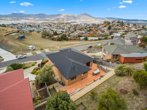 119 Branscombe Road, CLAREMONT TAS 7011