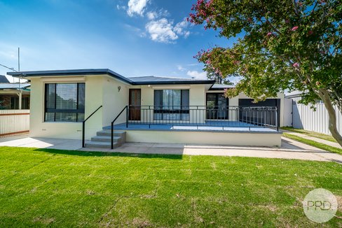 119 Main Street, LAKE ALBERT NSW 2650