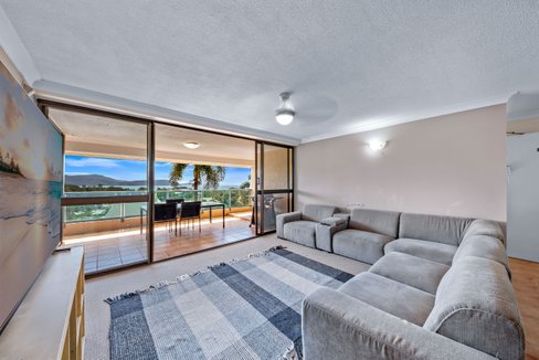 119/4 Eshelby Drive, CANNONVALE QLD 4802