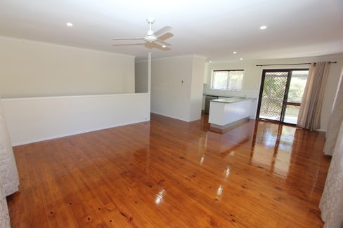 11a Kurrambee Avenue, ASHMORE QLD 4214