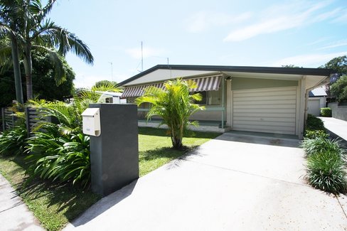 11a Wynflo Street, LABRADOR QLD 4215